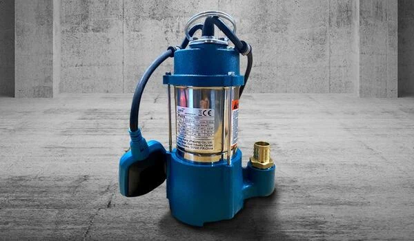 Submersible pump