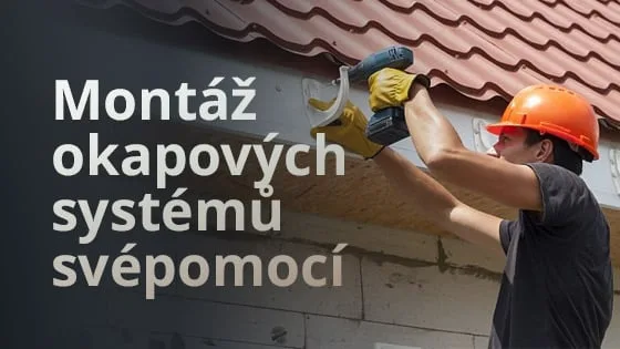 Muž montuje okapové háky na střešní svah pomocí vrtáku.