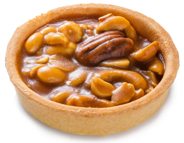 Pecan tart with caramel sauce