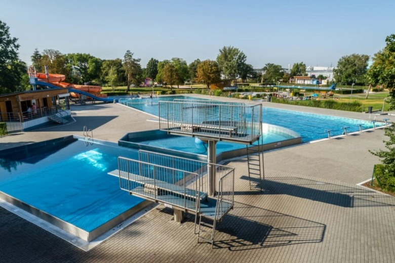 Outdoor swimming pool complex