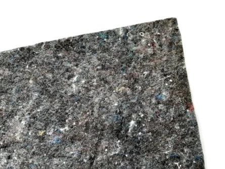 Blízky pohled na textilní filtr pro drenážní systémy.